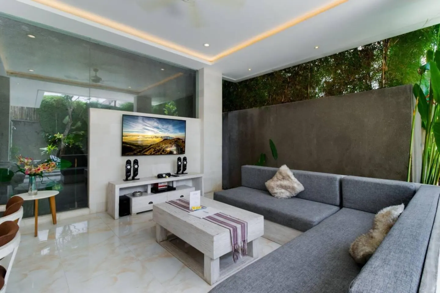 فيلة Fantastic 3 Bed Villa, Walk To Beach, Sunny Pool سمينياك إندونيسيا