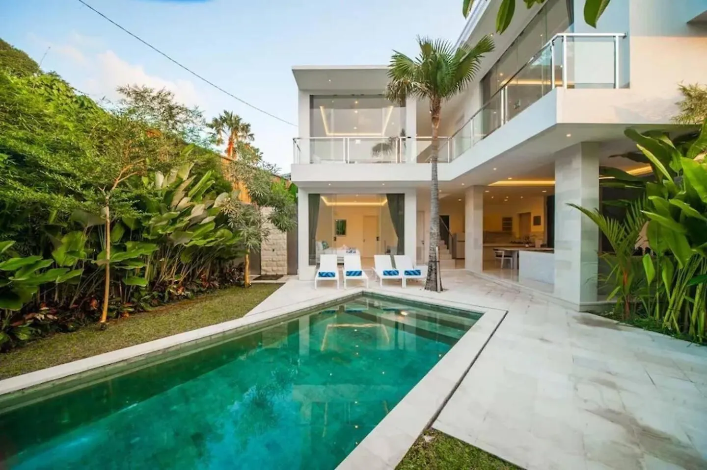 Fantastic 3 Bed Villa, Walk To Beach, Sunny Pool سمينياك فيلة
