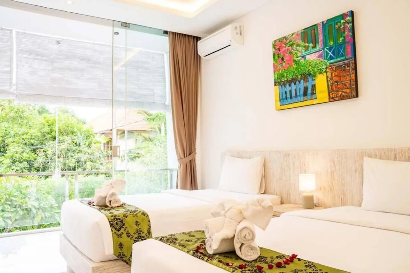 Fantastic 3 Bed Villa, Walk To Beach, Sunny Pool سمينياك 0*,