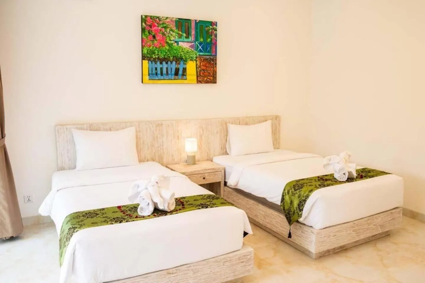 Fantastic 3 Bed Villa, Walk To Beach, Sunny Pool سمينياك إندونيسيا