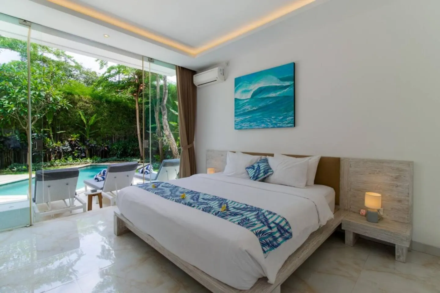 Villa Fantastic 3 Bed Villa, Walk To Beach, Sunny Pool Seminyak
