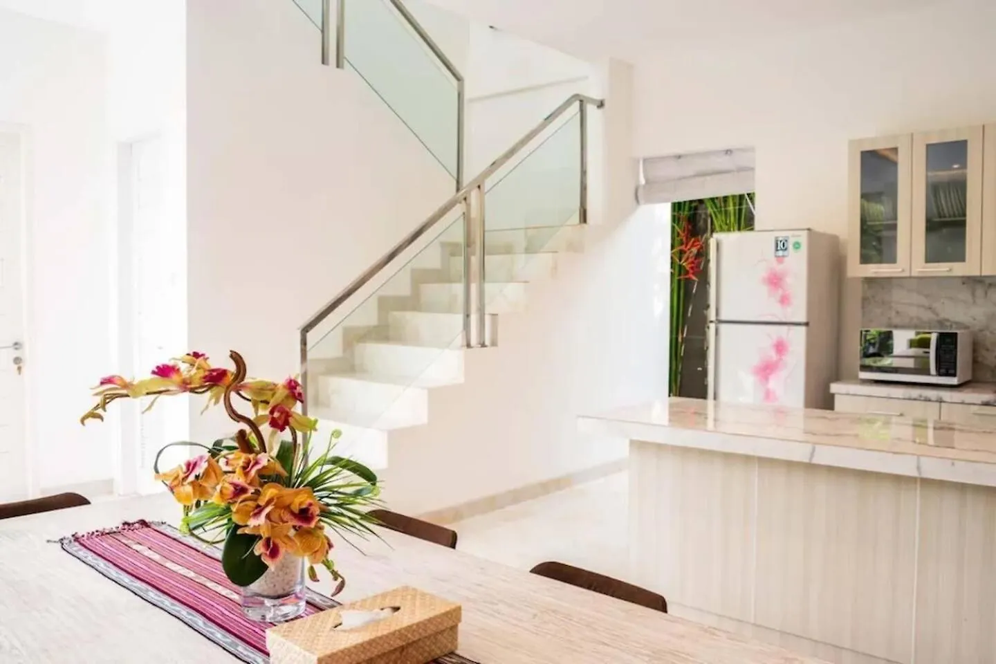 Villa Fantastic 3 Bed Villa, Walk To Beach, Sunny Pool Seminyak