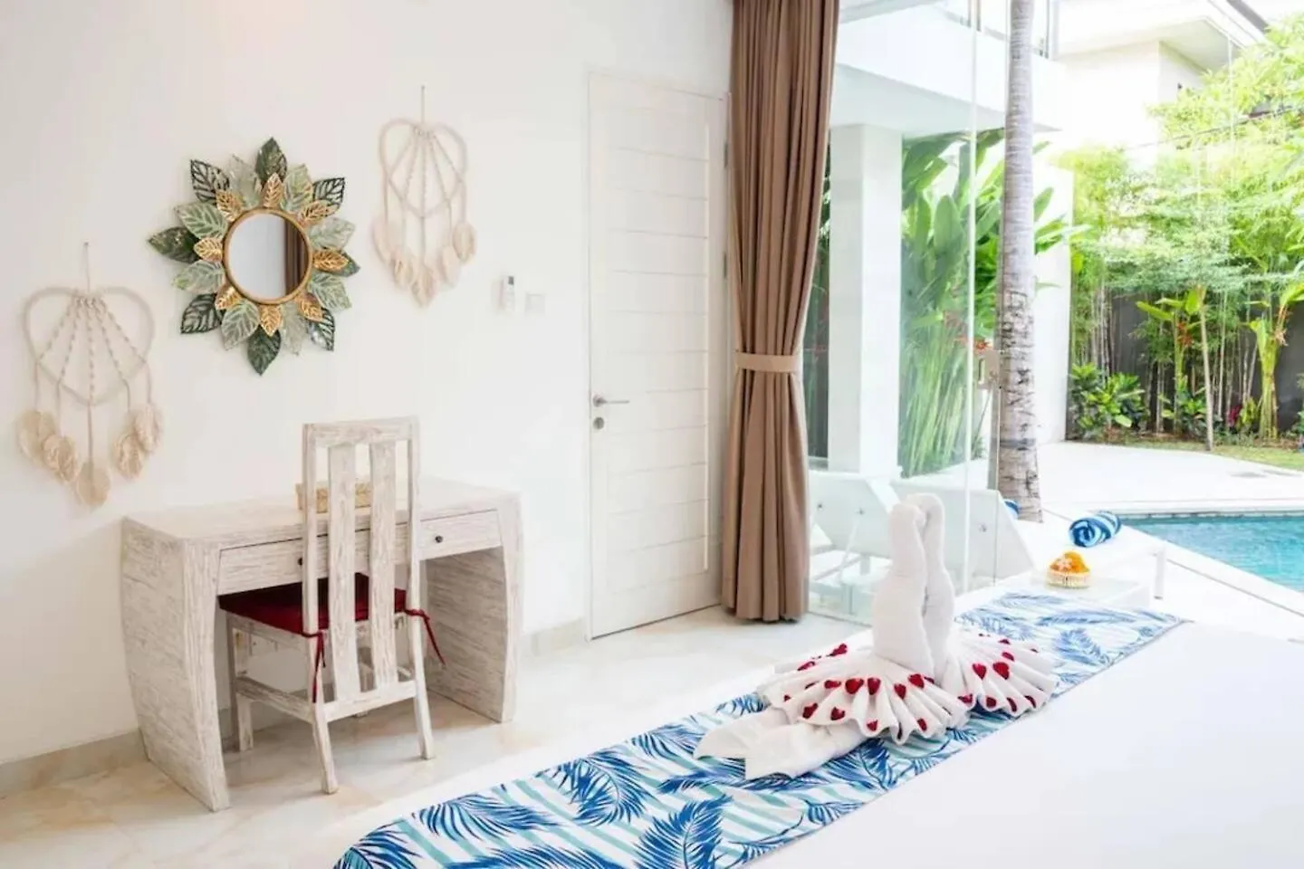 Fantastic 3 Bed Villa, Walk To Beach, Sunny Pool Seminyak Indonésia